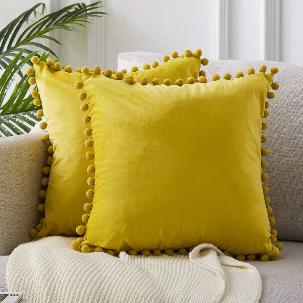 Housse de coussin en velours doux Nesty - Bordure pompons - Déco cocon (vue 8)