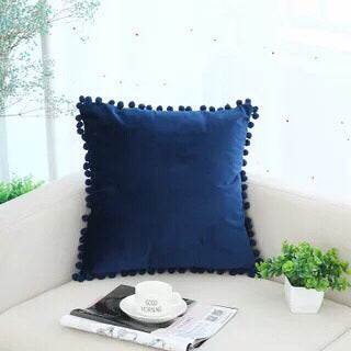 Housse de coussin en velours doux Nesty - Bordure pompons - Déco cocon (vue 11)