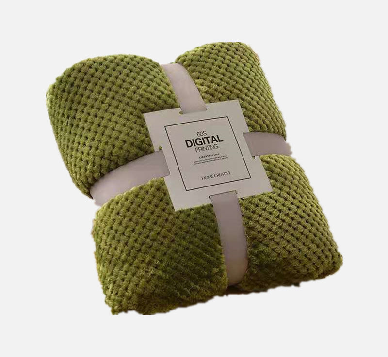 Plaid en polaire corail Nesty - Coloris vert olive, plié avec étiquette produit
