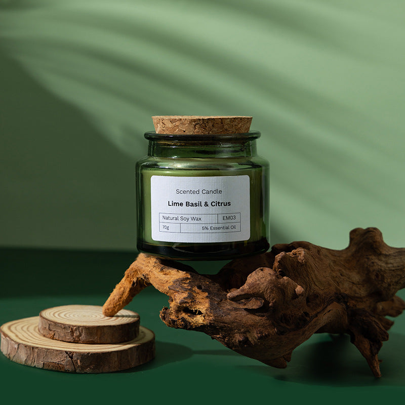 Bougie parfumée en cire de soja Nesty - Pot en verre vert et bouchon bois (vue 5)