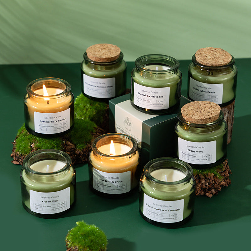 Bougie parfumée en cire de soja Nesty - Assortiment de sept parfums, présentés sur de la mousse avec coffret cadeau