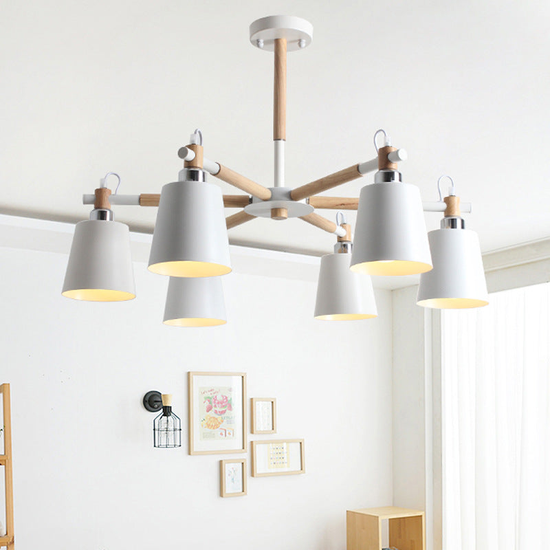 Plafonnier 3 sources en bois massif Nesty - Version blanche, pièce à vivre avec mur de cadres