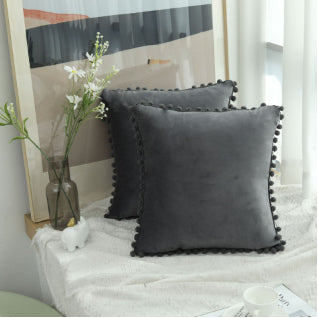 Housse de coussin en velours doux Nesty - Bordure pompons - Déco cocon (vue 14)
