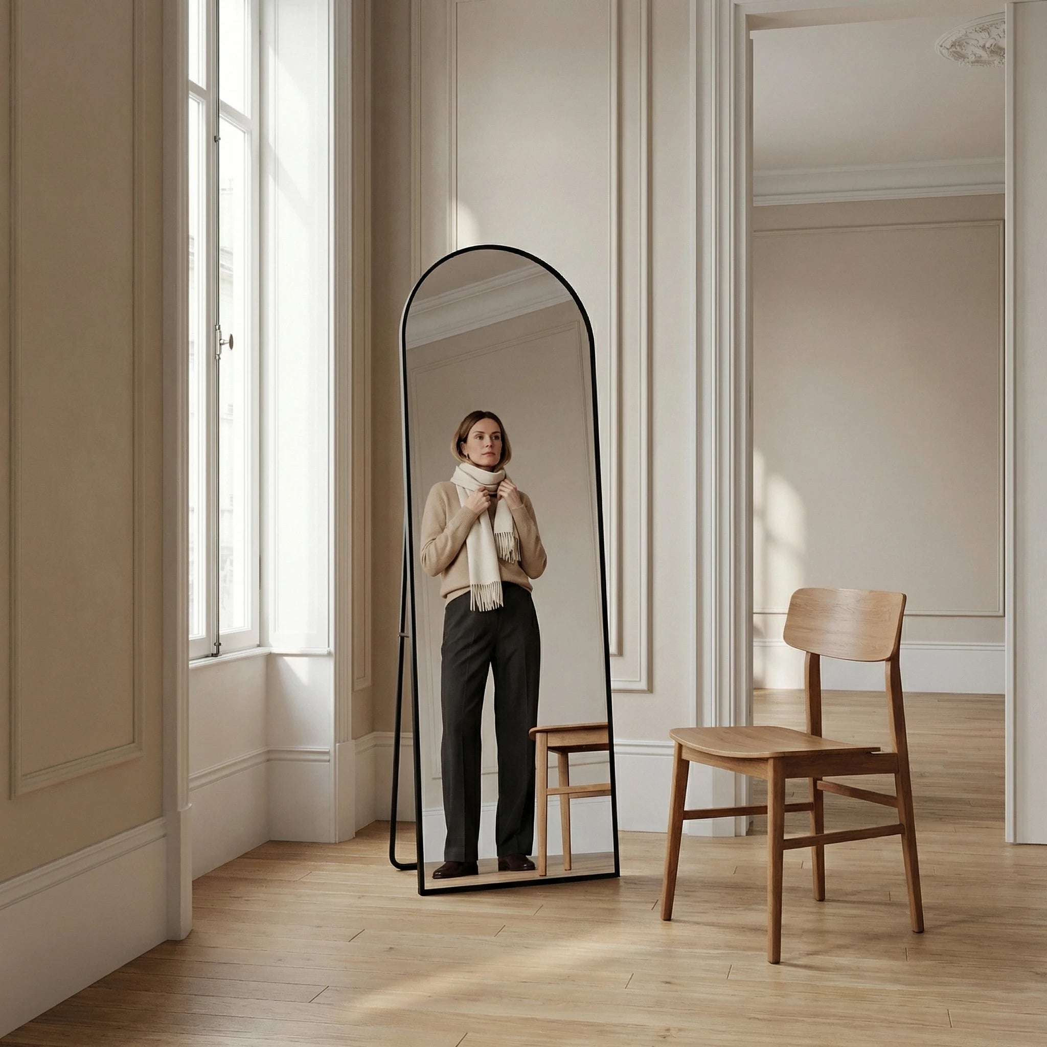 Miroir sur pied cintré noir Nesty - Support intégré (vue 5)