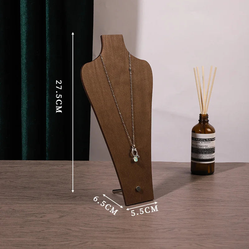 Buste en bois de noyer — présentoir à colliers (vue 12) - Nesty