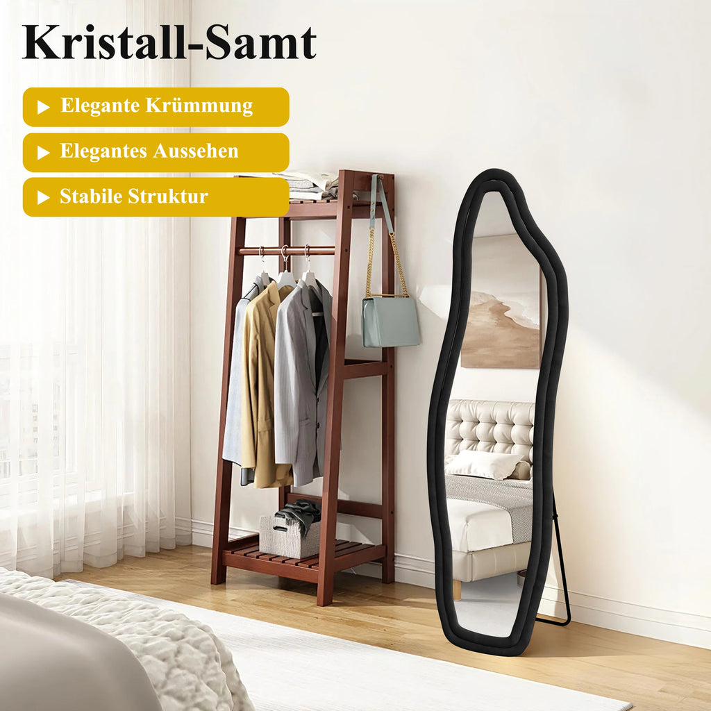 Miroir psyché ondulé Nesty - En chambre près d'un portant à vêtements en bois (contenu en allemand)