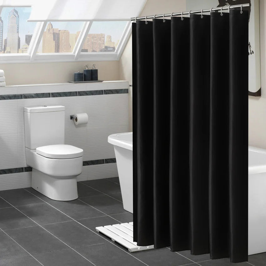 Rideau de douche noir grand format en tissu, livré avec 12 crochets - Nesty (vue 1)