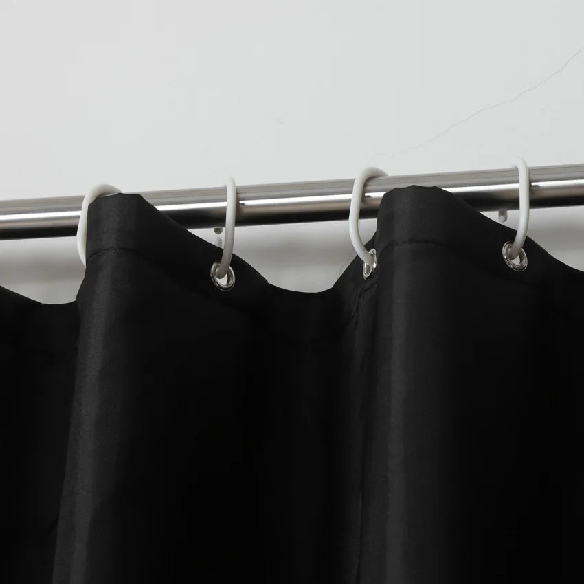 Rideau de douche noir grand format en tissu, livré avec 12 crochets - Nesty (vue 3)