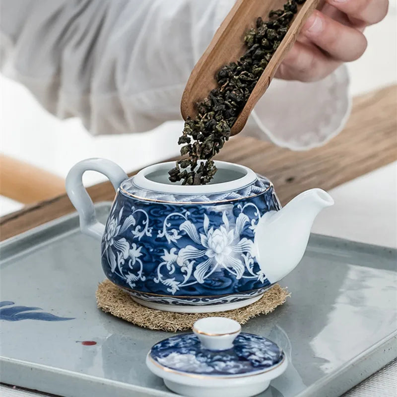 Théière artisanale en porcelaine bleu et blanc, 200 ml - Nesty (vue 2)