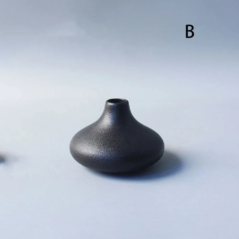 Petit vase noir en céramique — esprit japonais - Nesty (vue 14)