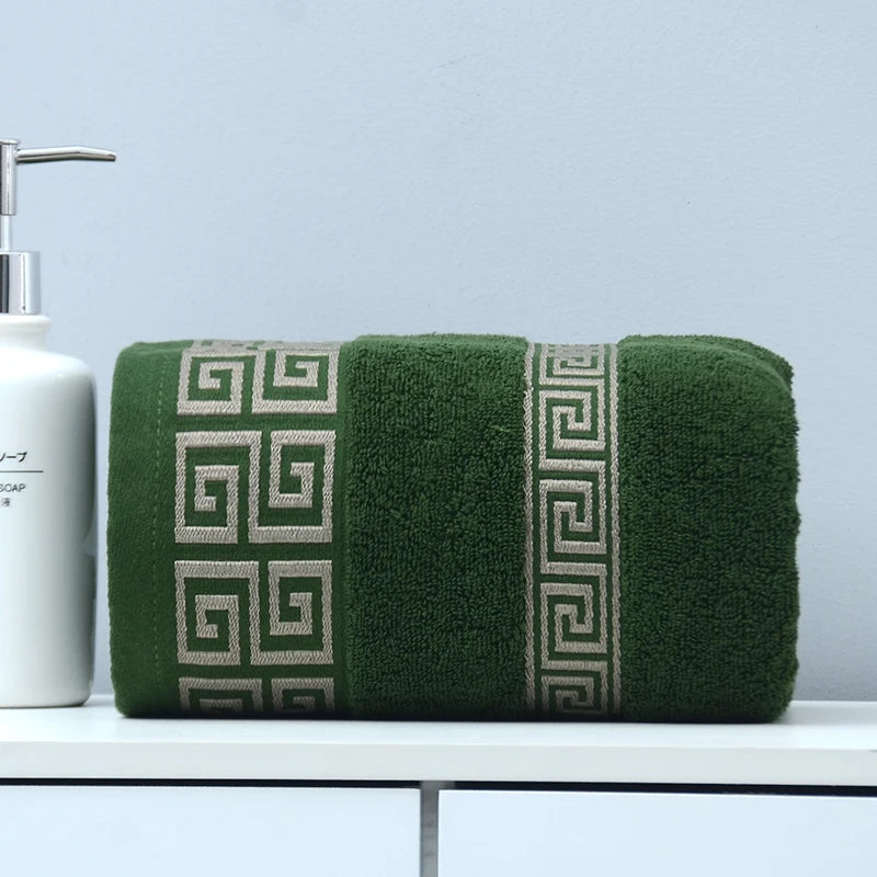 Serviette de bain en coton brodée — motif géométrique, grand format - Nesty (vue 13)