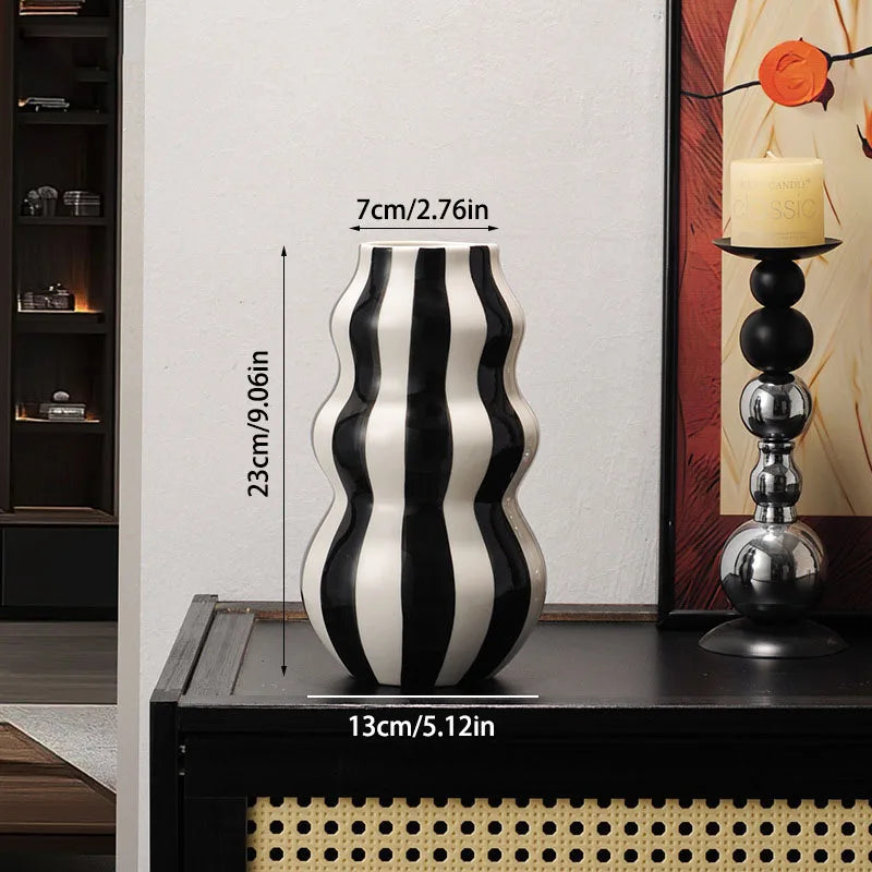 Vase en porcelaine rayé, style rétro américain - Nesty (vue 14)