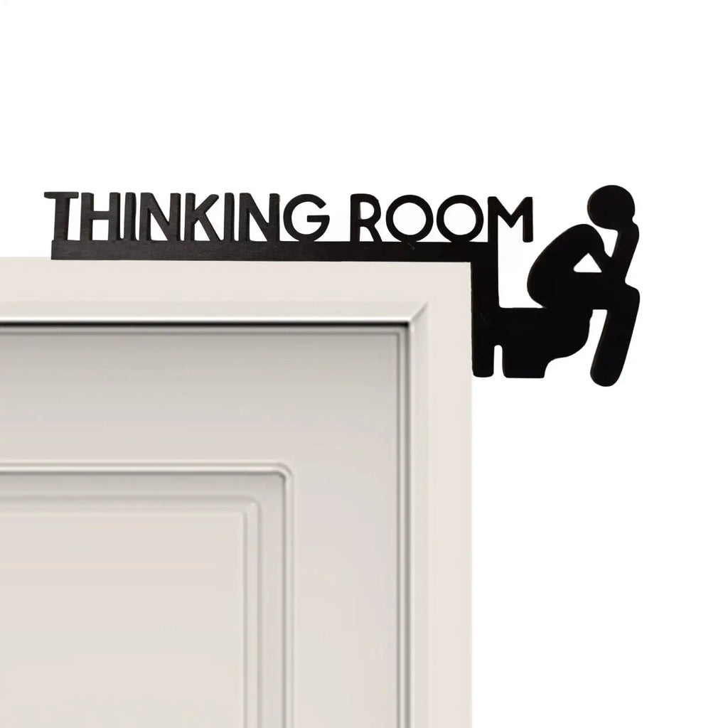 Pancarte murale en bois Nesty - Inscription Thinking Room avec silhouette humoristique, fixée sur une porte