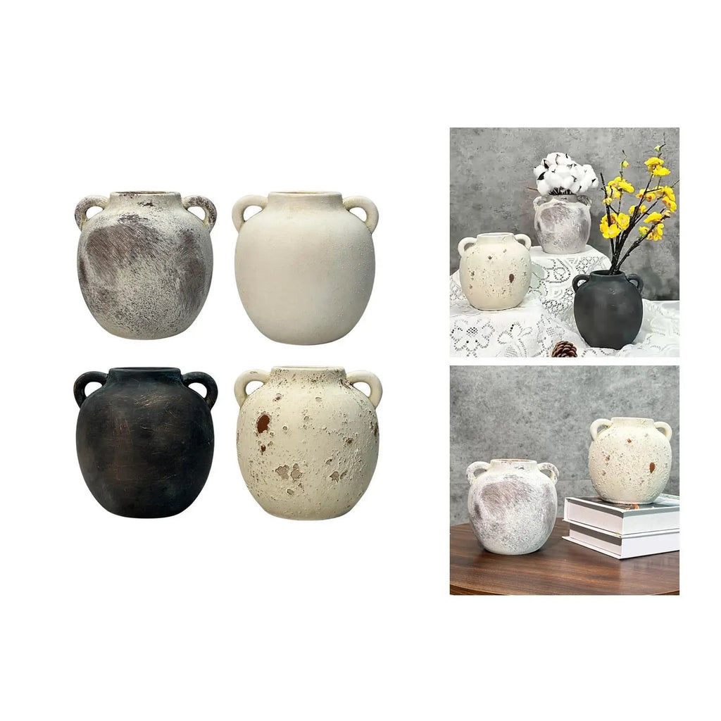 Vase rustique en céramique — esprit wabi-sabi - Nesty - Mise en scène avec coton et rameaux fleuris jaunes sur nappe en dentelle grise, vase noir au premier plan