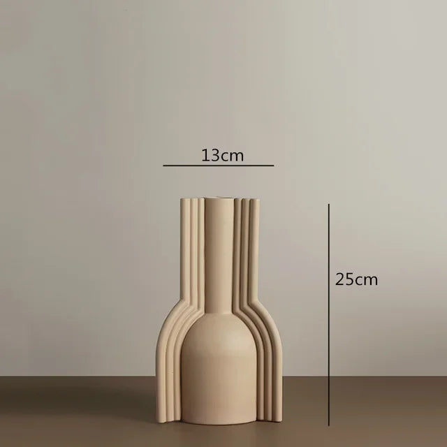 Vase en céramique — forme géométrique irrégulière nordique (vue 9) - Nesty