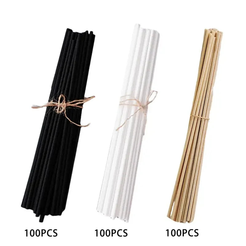 Bâtonnets fins pour diffuseur Nesty - Trois bottes de 100 bâtonnets noirs, blancs et naturels liés en fagot