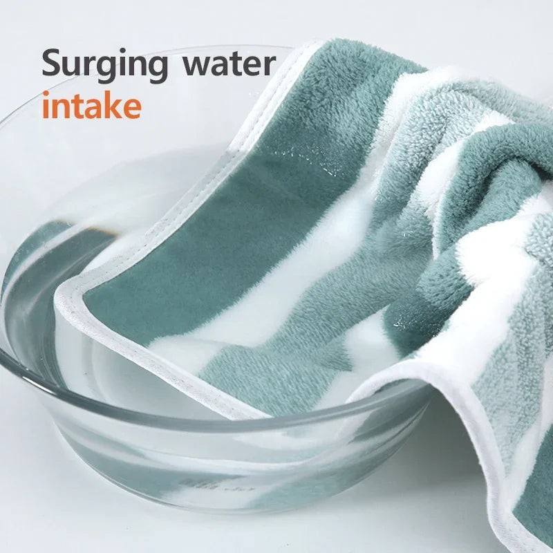Serviette de bain épaisse en coton polyester — douce et absorbante - Nesty (vue 4)