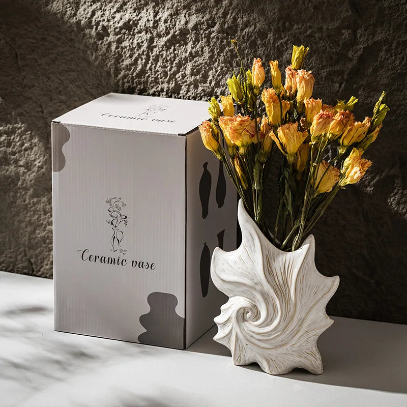 Vase en céramique blanche forme coquillage (vue 6) - Nesty