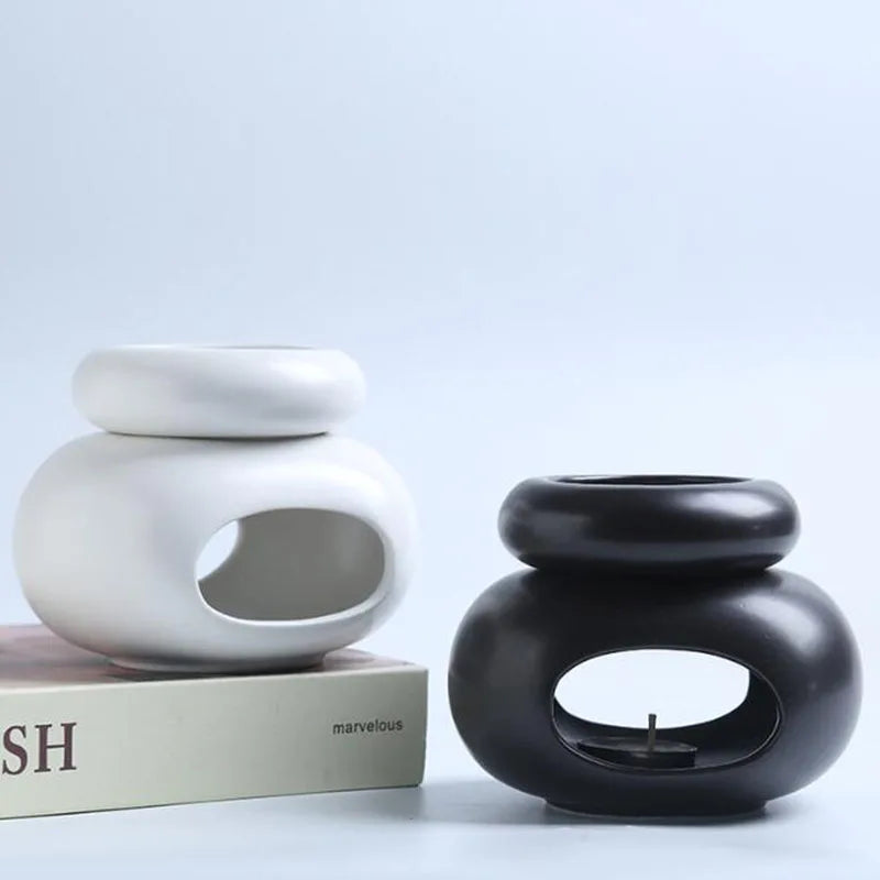 Brûle-parfum en céramique grande capacité Nesty - Versions blanche et noire côte à côte sur fond clair