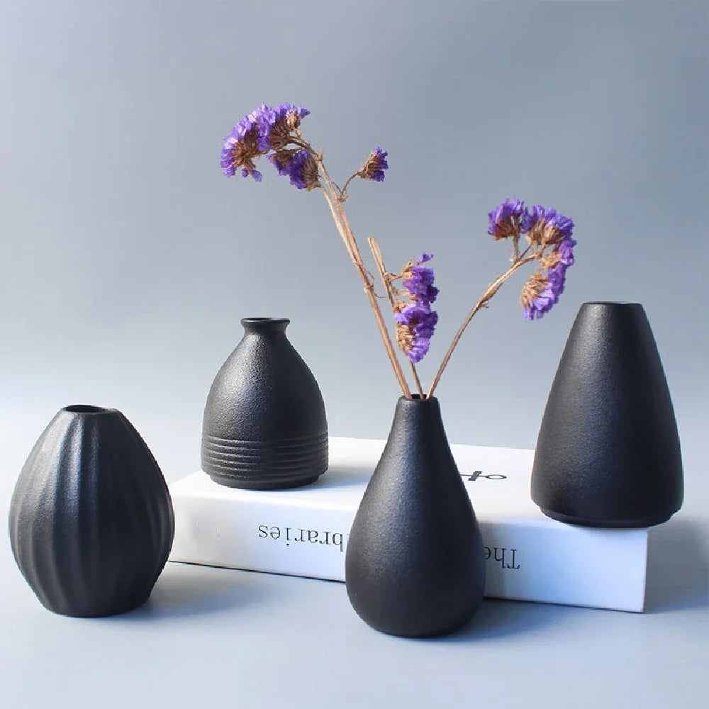 Petit vase noir en céramique — esprit japonais - Nesty (vue 3)