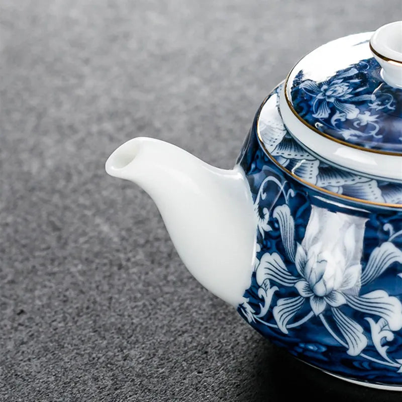 Théière artisanale en porcelaine bleu et blanc, 200 ml - Nesty (vue 5)