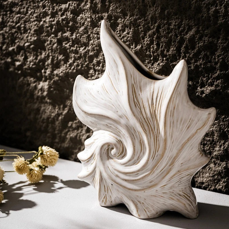 Vase en céramique blanche forme coquillage (vue 5) - Nesty