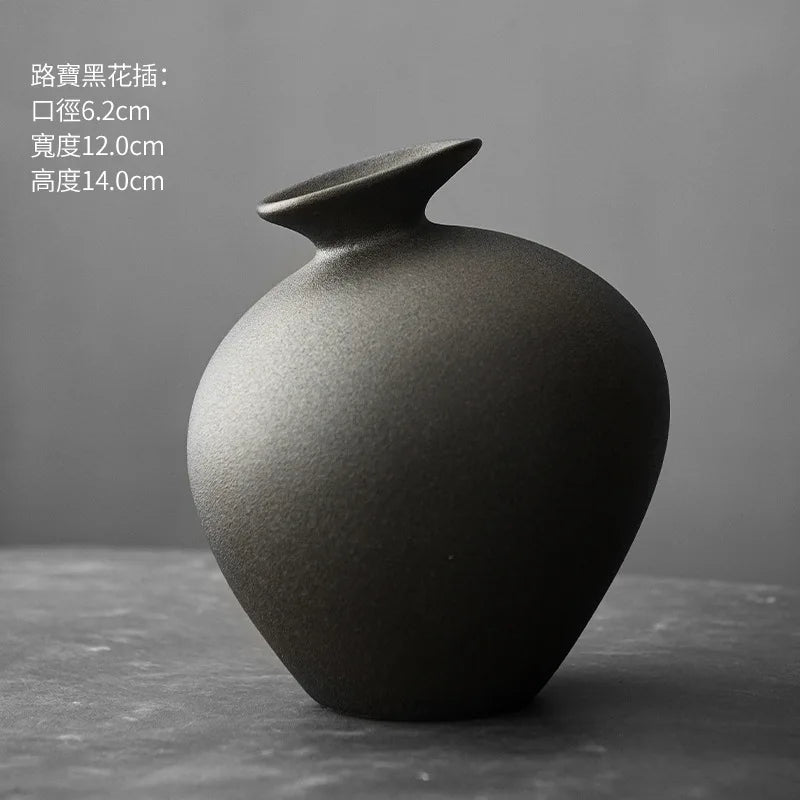 Vase en terre cuite noire, effet pierre brute (vue 12) - Nesty