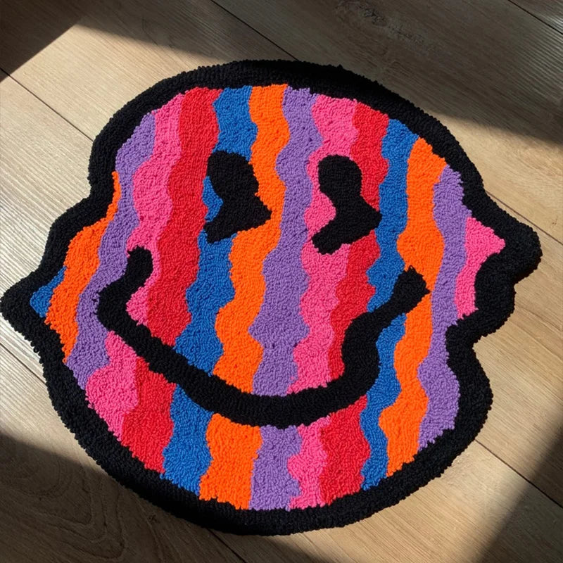Tapis tufté à motif tourbillon Nesty - Fabrication artisanale, coloris multicolore à rayures ondulées façon smiley