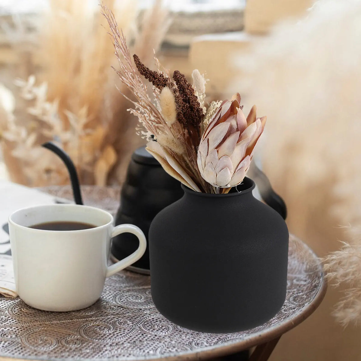 Vase en fer noir mat pour fleurs séchées, format bureau - Nesty (vue 5)