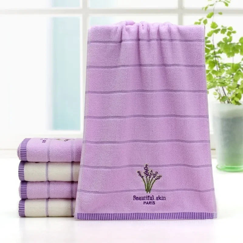Duo de serviettes brodées lavande en coton — 35 x 75 cm - Nesty (vue 2)
