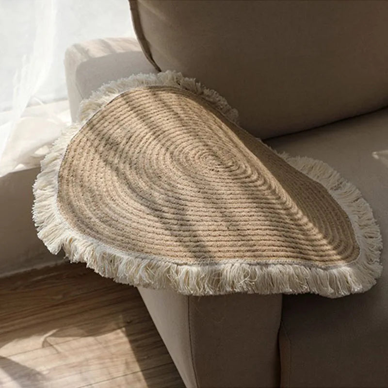 Tapis rond tressé main en jute et rotin, pompons vintage (vue 5) - Nesty