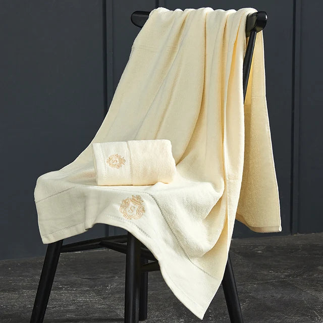 Serviette de bain en coton brodée — motif géométrique, grand format - Nesty (vue 9)