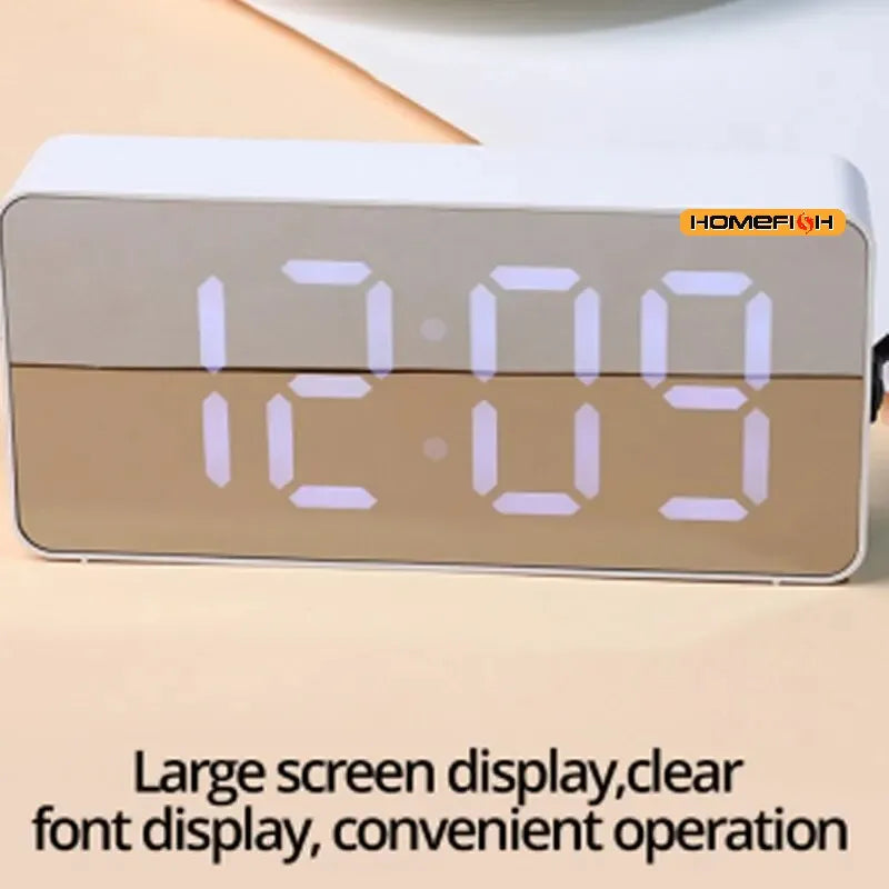 Horloge de bureau à effet miroir LED Nesty - Modèle blanc, fond doré