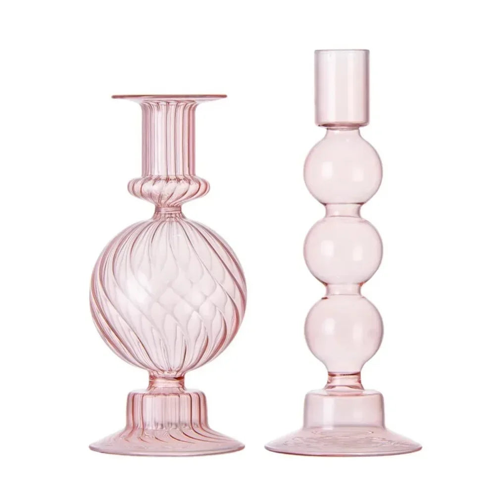 Bougeoir en verre coloré translucide Nesty - Modèles boule cannelée et perles empilées en rose translucide, sur fond blanc