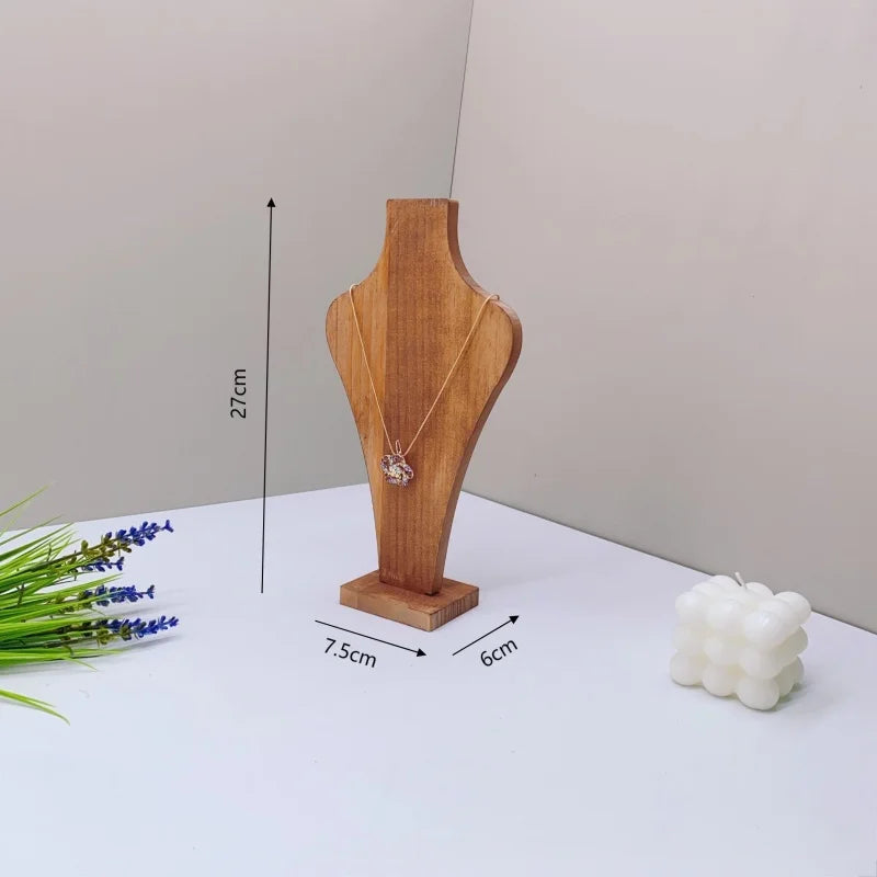 Buste en bois de noyer — présentoir à colliers (vue 19) - Nesty