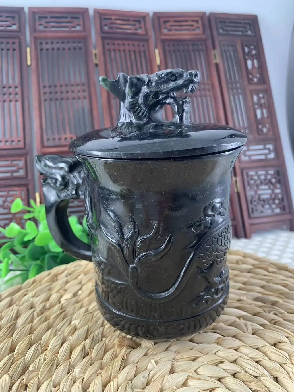 Tasse en pierre naturelle avec couvercle, motif dragon - Nesty (vue 4)