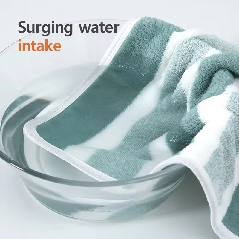 Serviette de bain douce en coton polyester — format compact - Nesty (vue 3)