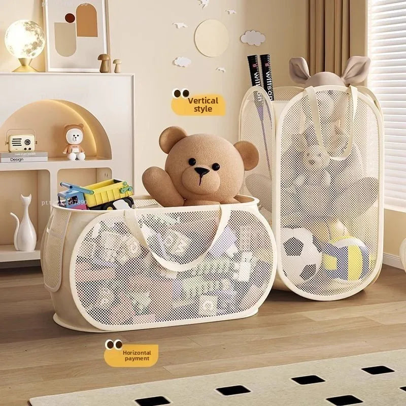 Panier de rangement 2-en-1 pour jouets et linge, grand format Nesty, comparatif du modèle vertical pliant et du modèle horizontal, tous deux garnis de jouets, texte en anglais