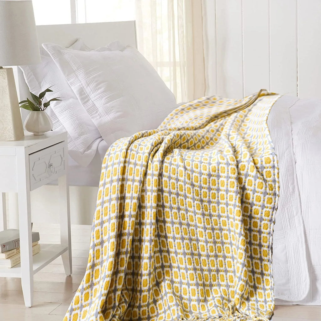 Plaid châle jaune moutarde tricoté à franges - Nesty (vue 1)