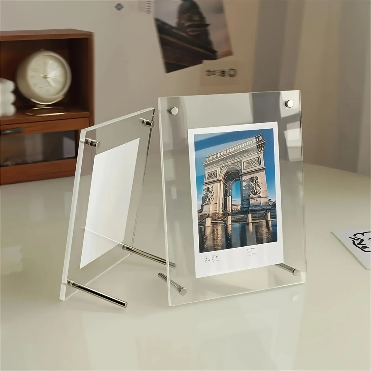 Cadre photo acrylique incliné Nesty - Vue du mécanisme de support articulé