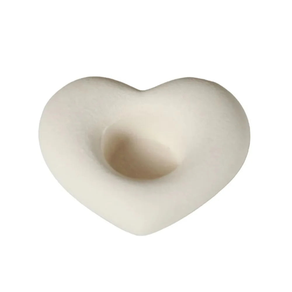 Bougeoir coeur en céramique Nesty - Modèle blanc mat, vue de dessus sur fond blanc