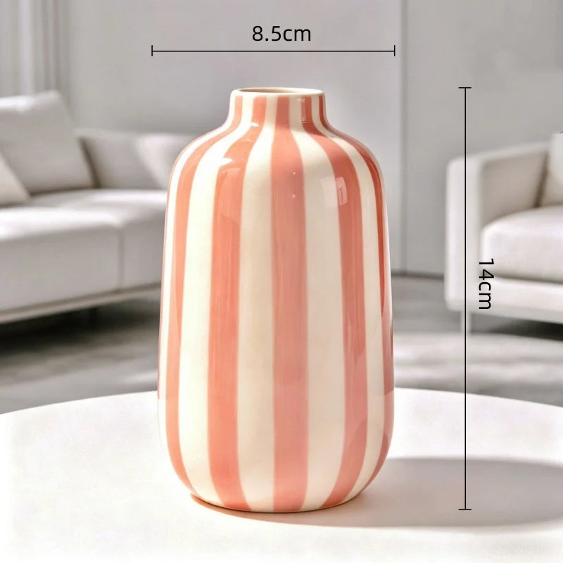 Vase en céramique à rayures géométriques colorées (vue 8) - Nesty
