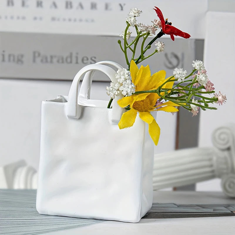 Vase blanc forme sac à main, fleurs séchées (vue 5) - Nesty