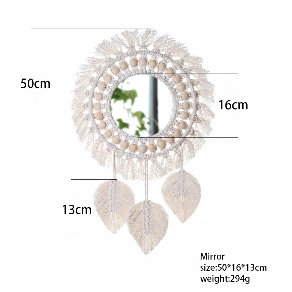 Miroir mural macramé rond à perles en bois et plumes tressées, avec cotes techniques : 50 x 16 x 13 cm, poids 294 g - Nesty