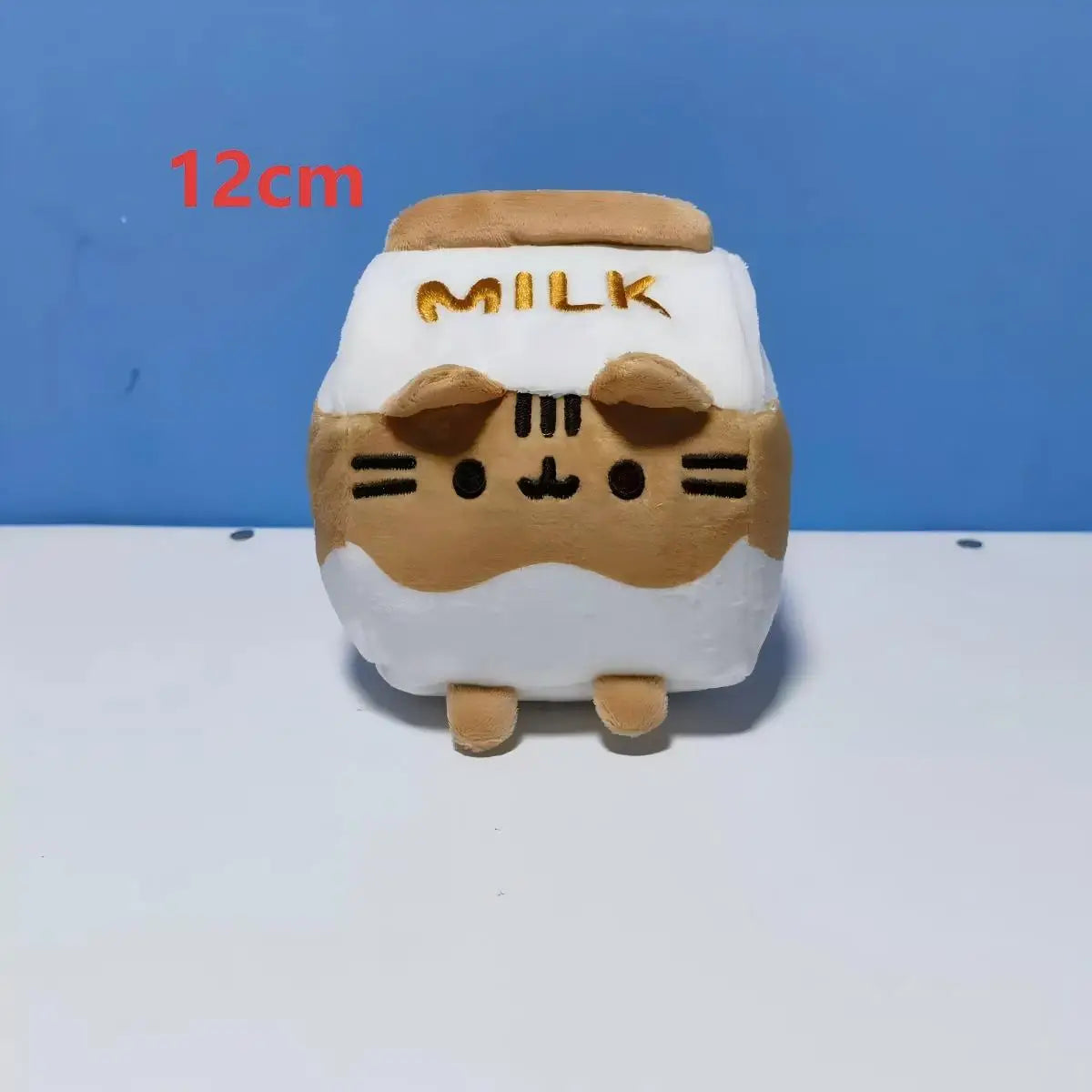 Peluche chat douce Nesty - Décoration pour chambre et bureau (vue 12)