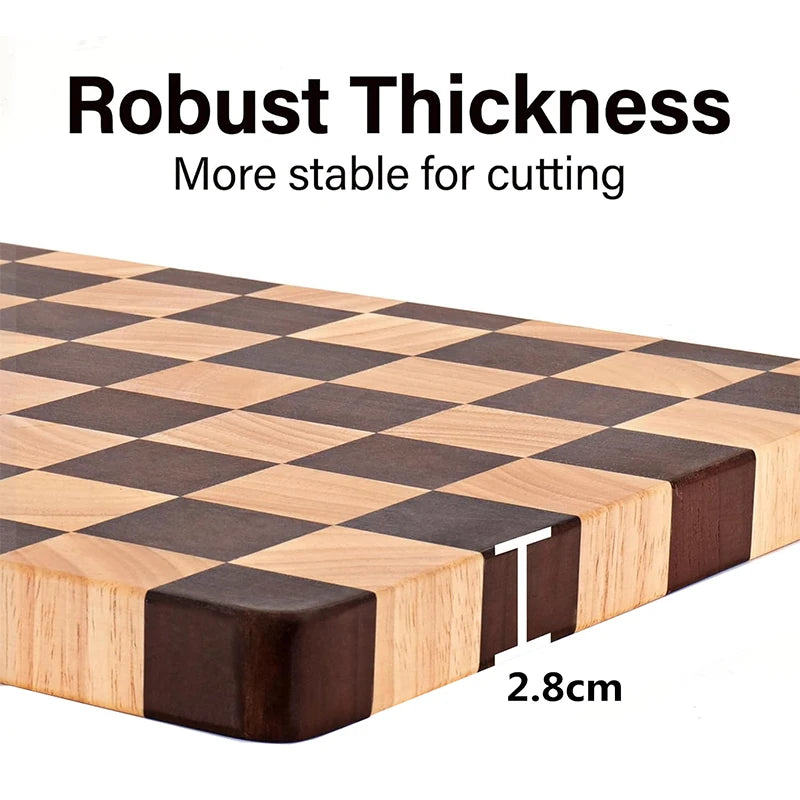 Planche à découper réversible en bois d'hévéa Nesty, gros plan sur la tranche de la planche indiquant une épaisseur de 2,8 cm, texte Robust Thickness