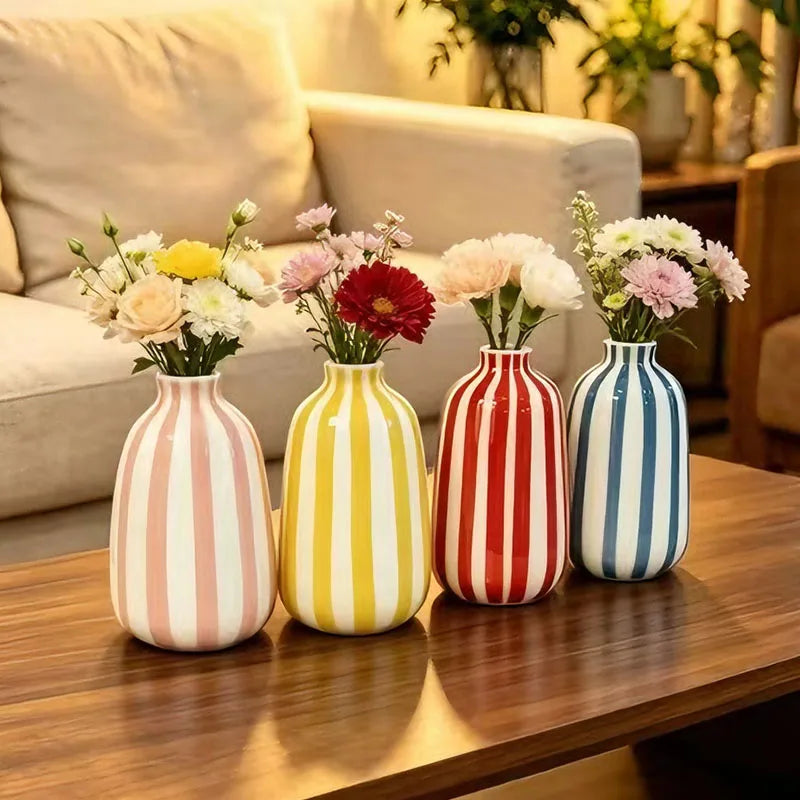 Vase en porcelaine rayé, style rétro américain - Nesty (vue 1)
