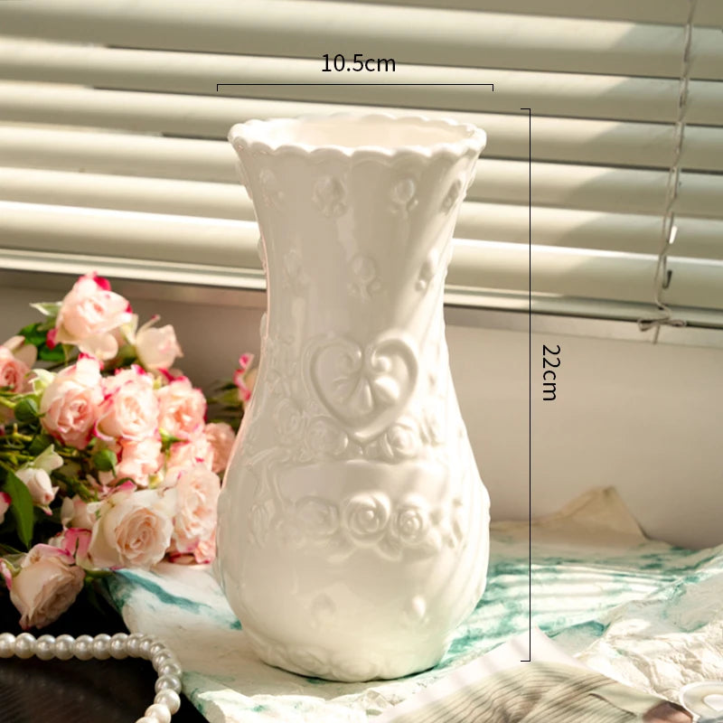 Vase en céramique à relief de roses, style rétro - Nesty (vue 6)