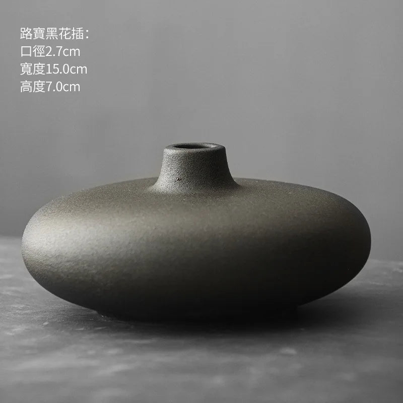 Vase en terre cuite noire, effet pierre brute (vue 15) - Nesty
