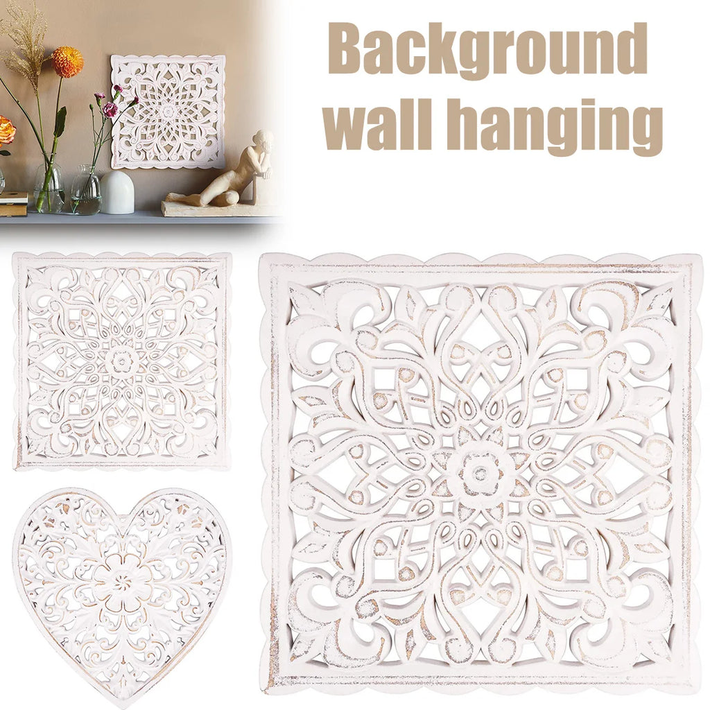 Panneau mural ajouré en bois à motif floral Nesty, collage d'un panneau carré et d'un panneau en forme de cœur, dans un intérieur avec fleurs